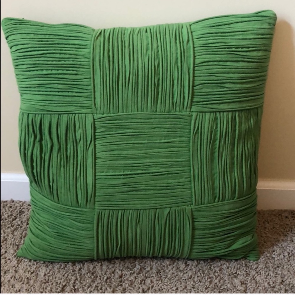 Green throw pilllow 17.5” by 18”